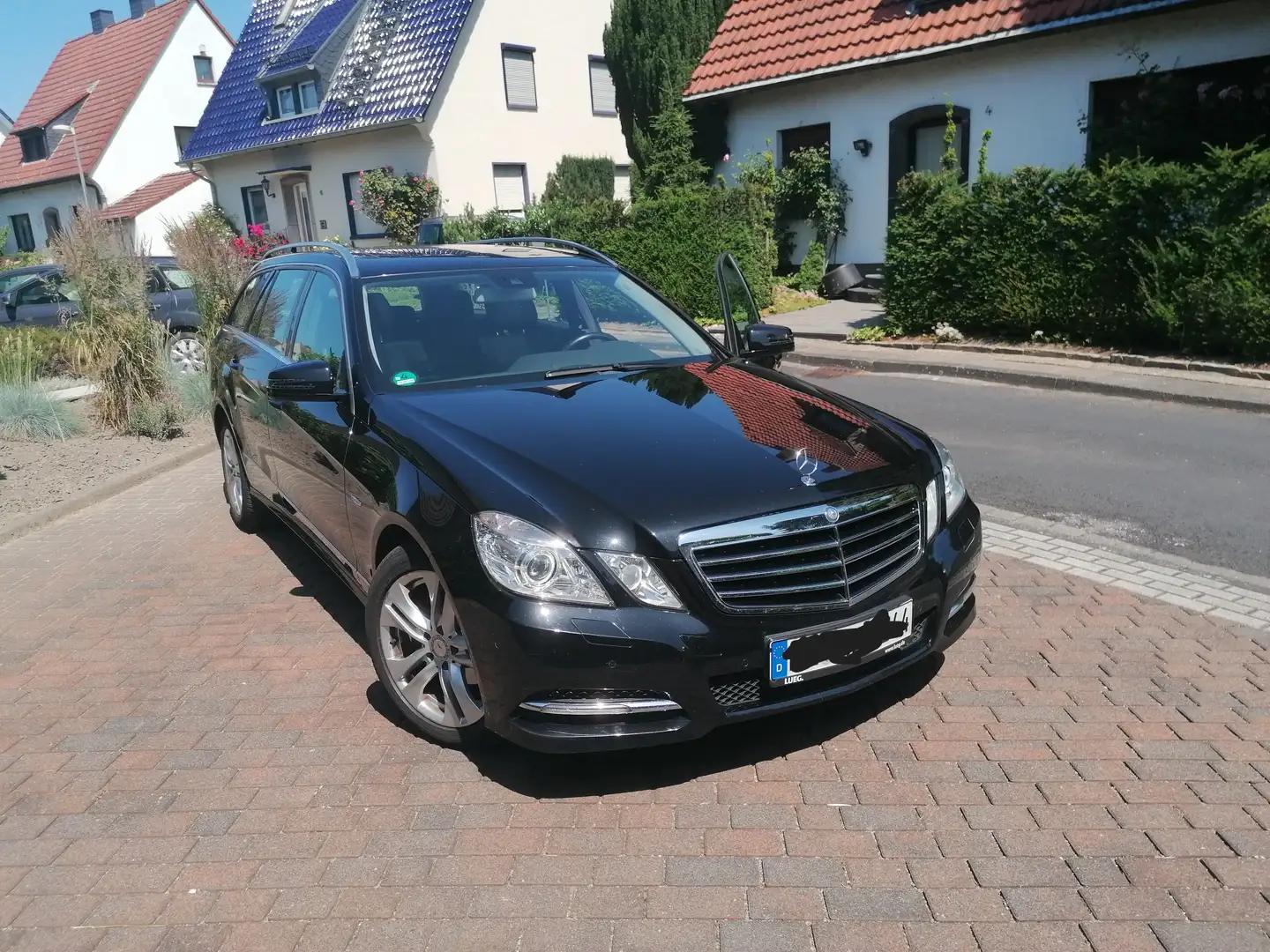 Mercedes-Benz E 200 E-Klasse T-Modell T BlueEFFICIENCY 7G-TRONIC Avant Noir - 1
