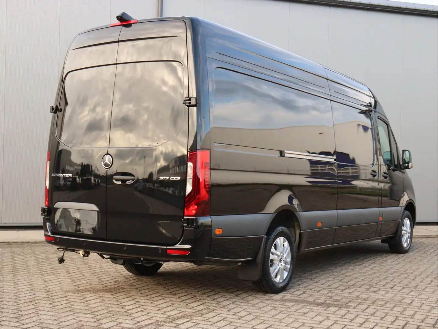 Mercedes-Benz Sprinter 317CDI 170PK L3H2 RWD SELECT 9G-tronic | BPM Vrij Zwart - 2