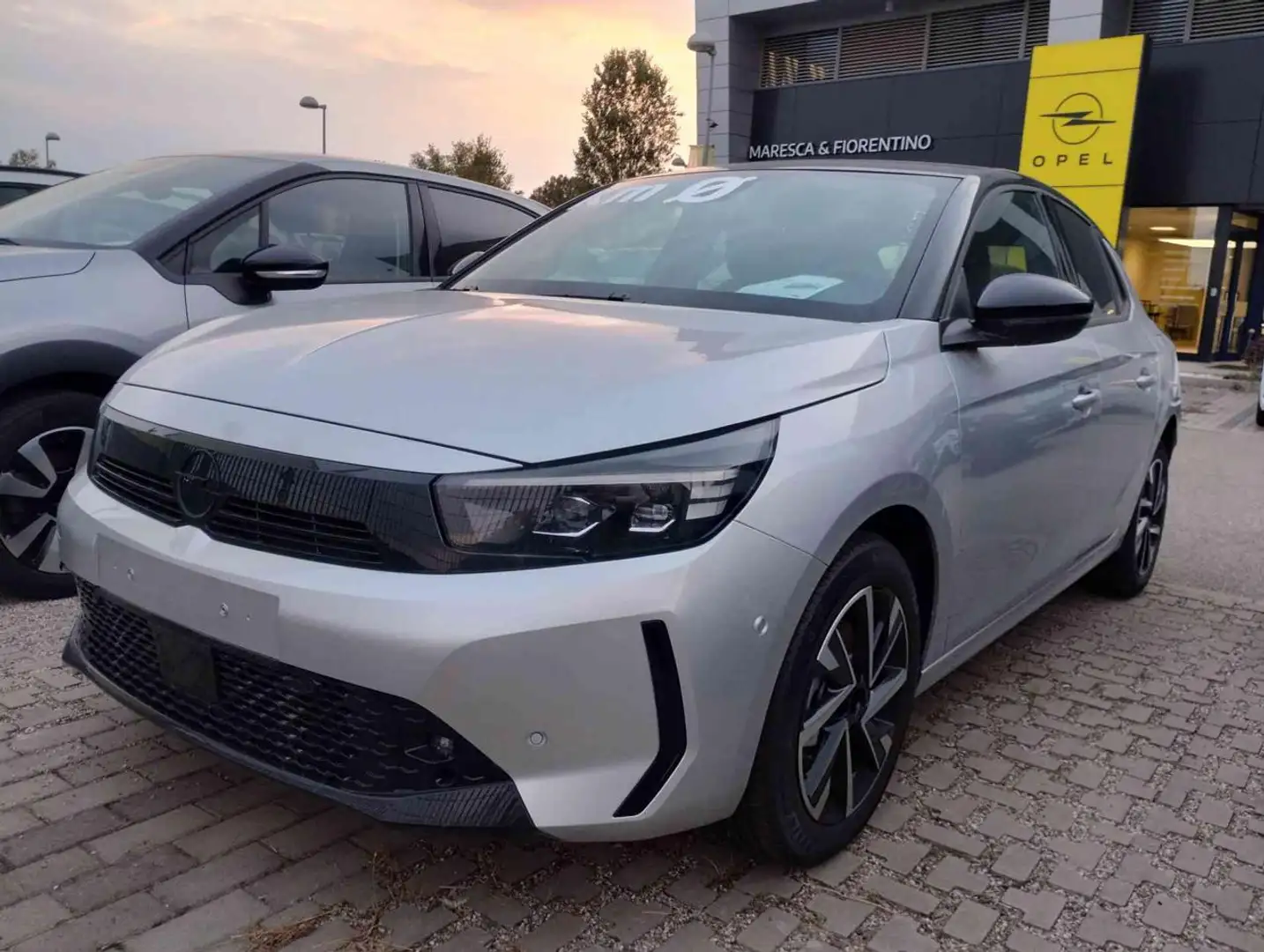 Opel Corsa 1.2 100 CV GS Argent - 2