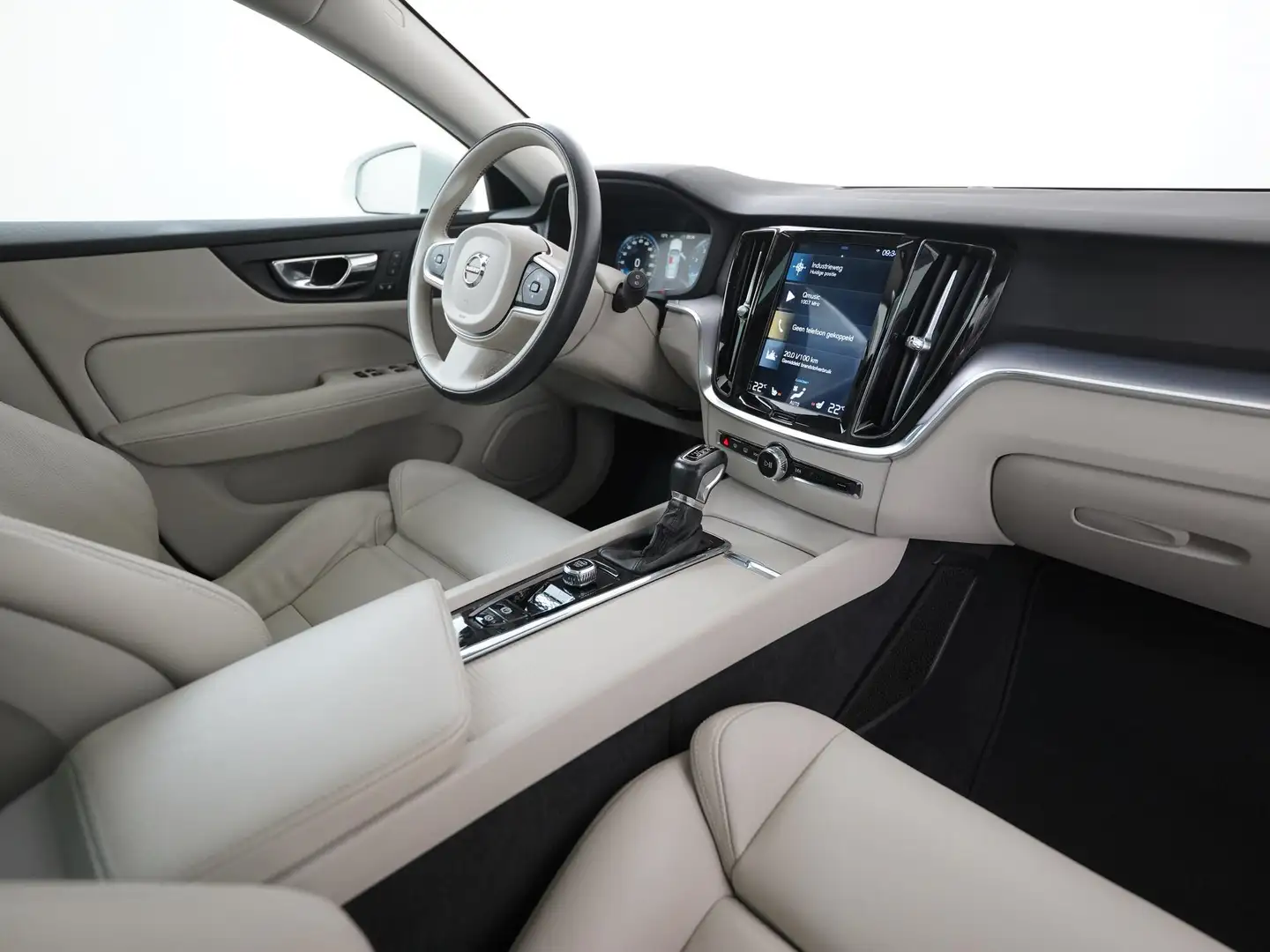 Volvo V60 2.0 T5 Momentum | Panoramadak | Memory Stoel | Hea Wit - 2