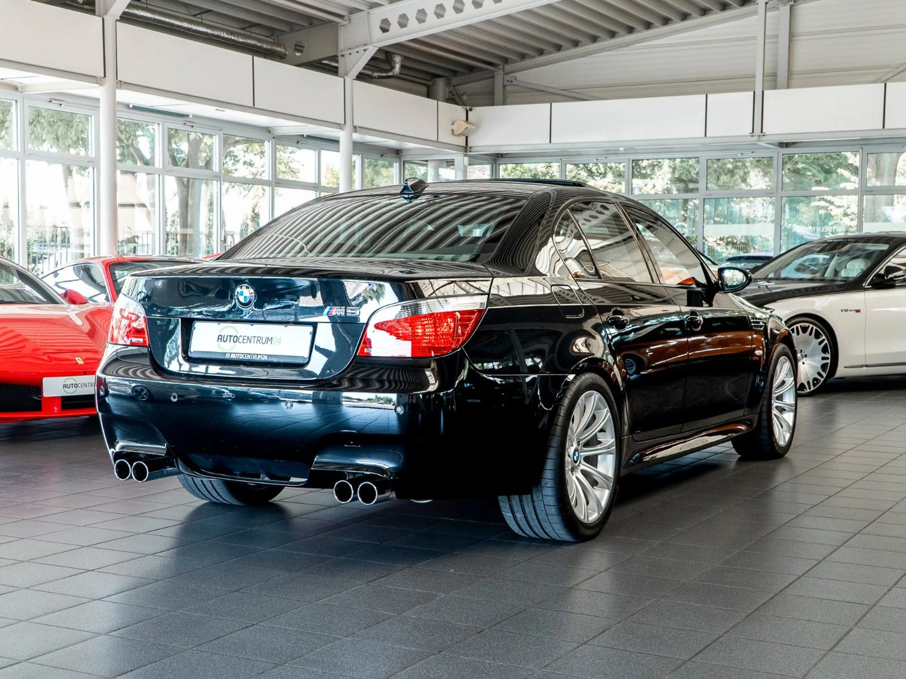 BMW M5 Limousine 1.Hand Top Zustand Memo — photo 9