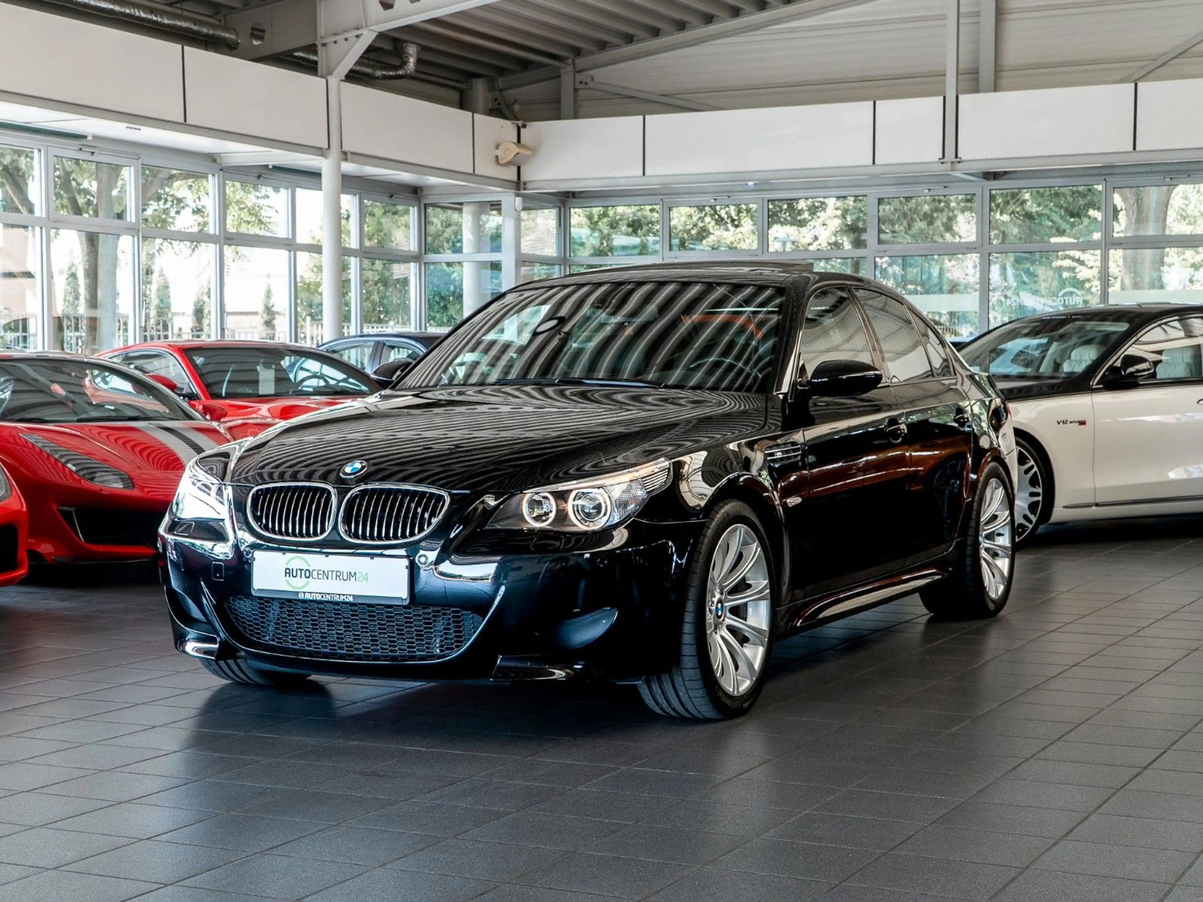 BMW M5 Limousine 1.Hand Top Zustand Memo — photo 2