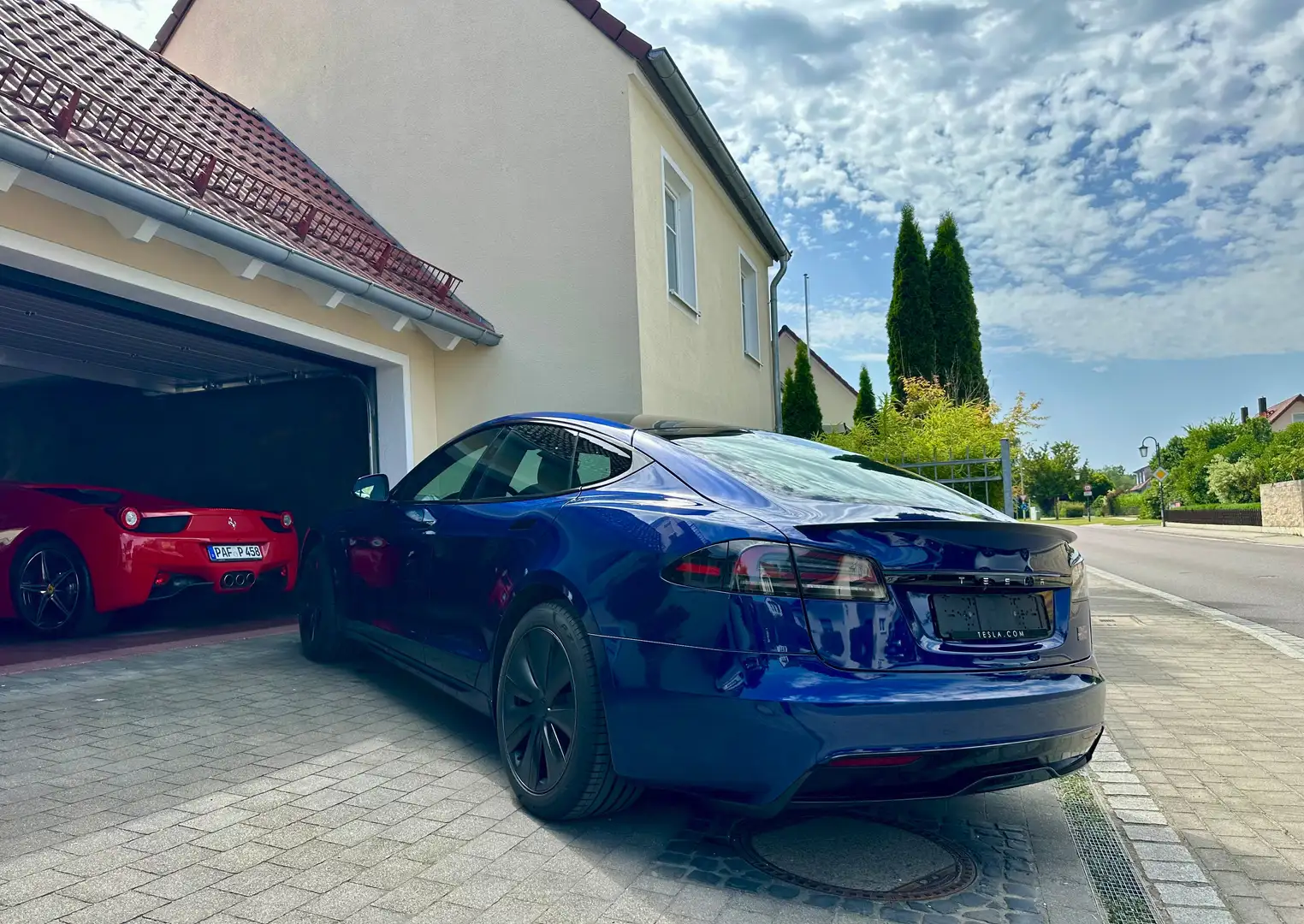 Tesla Model S Plaid NEU 900km*NP:126.370EUR*AP4*EAP*AHK*netto89k Blau - 1