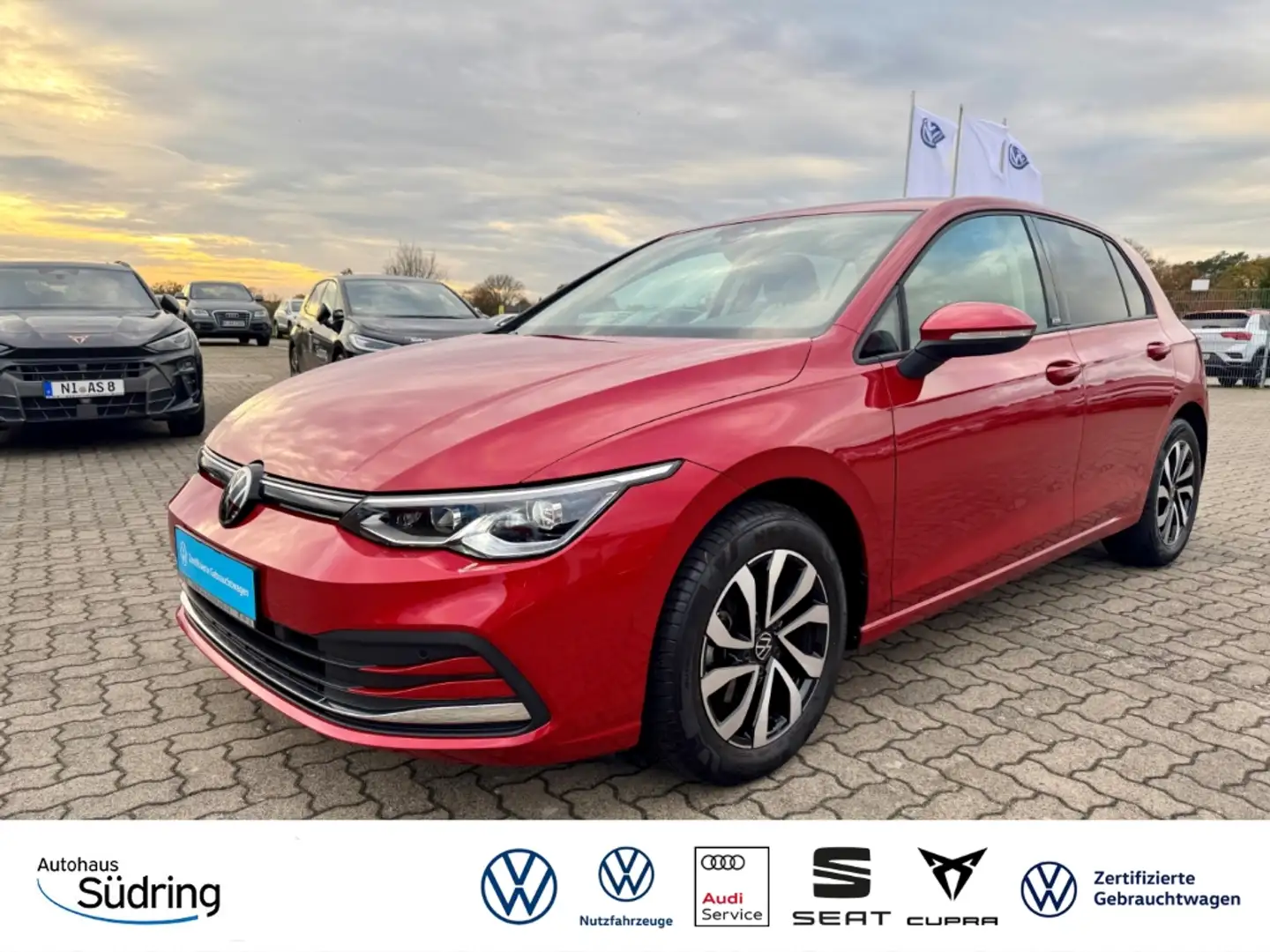 Volkswagen Golf 1.5 eTSI Active DSG AHK Navi AppConnect Rot - 1