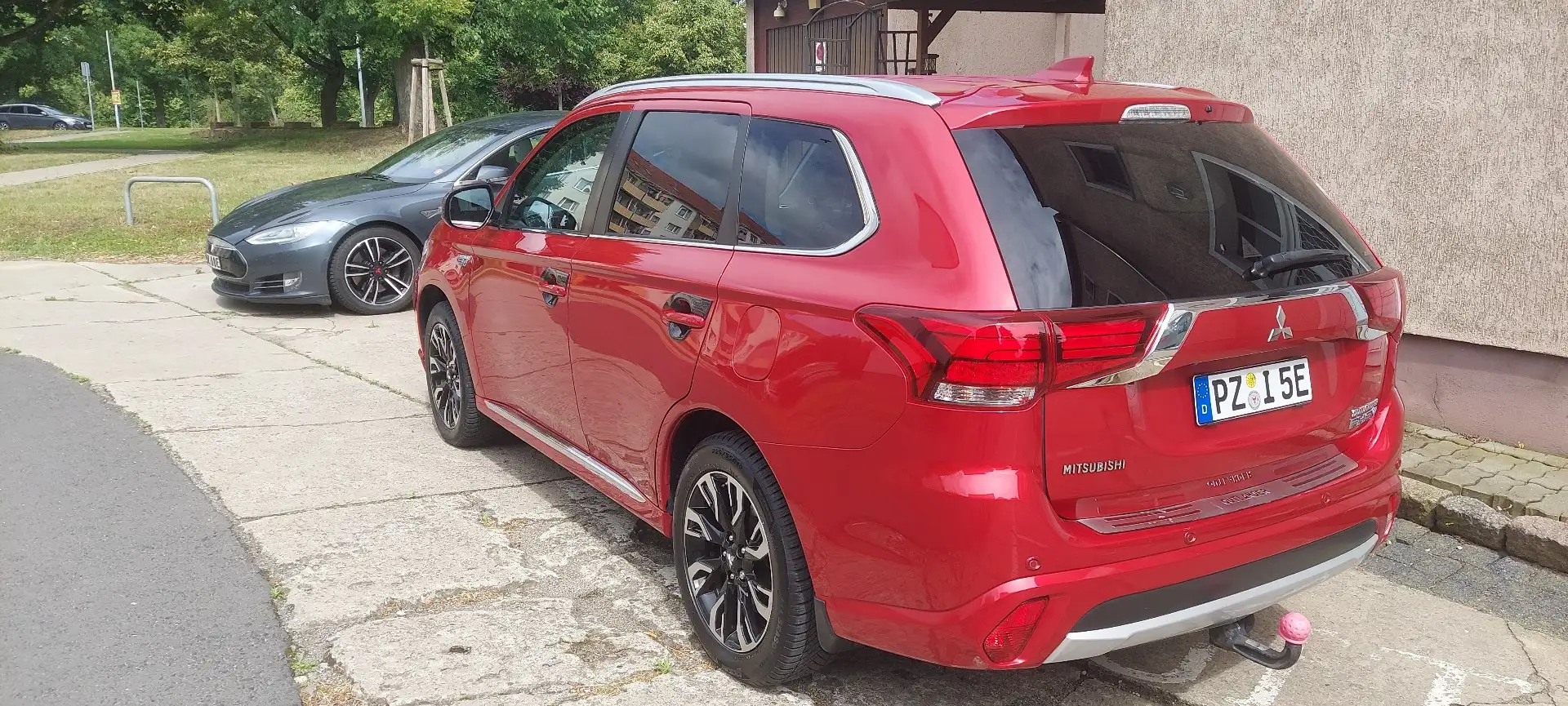 Mitsubishi Outlander PHEV 4WD (Plugin Hybrid) Rot - 2