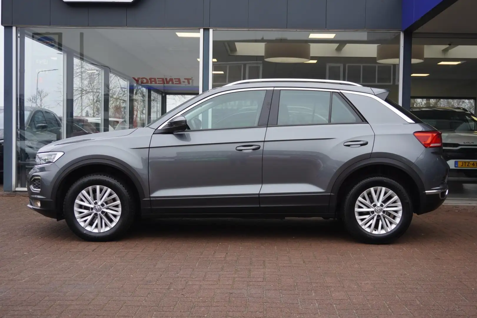 Volkswagen T-Roc 1.5 TSI Sport Automaat | Airco | Elek. pakket | Vo Gris - 2