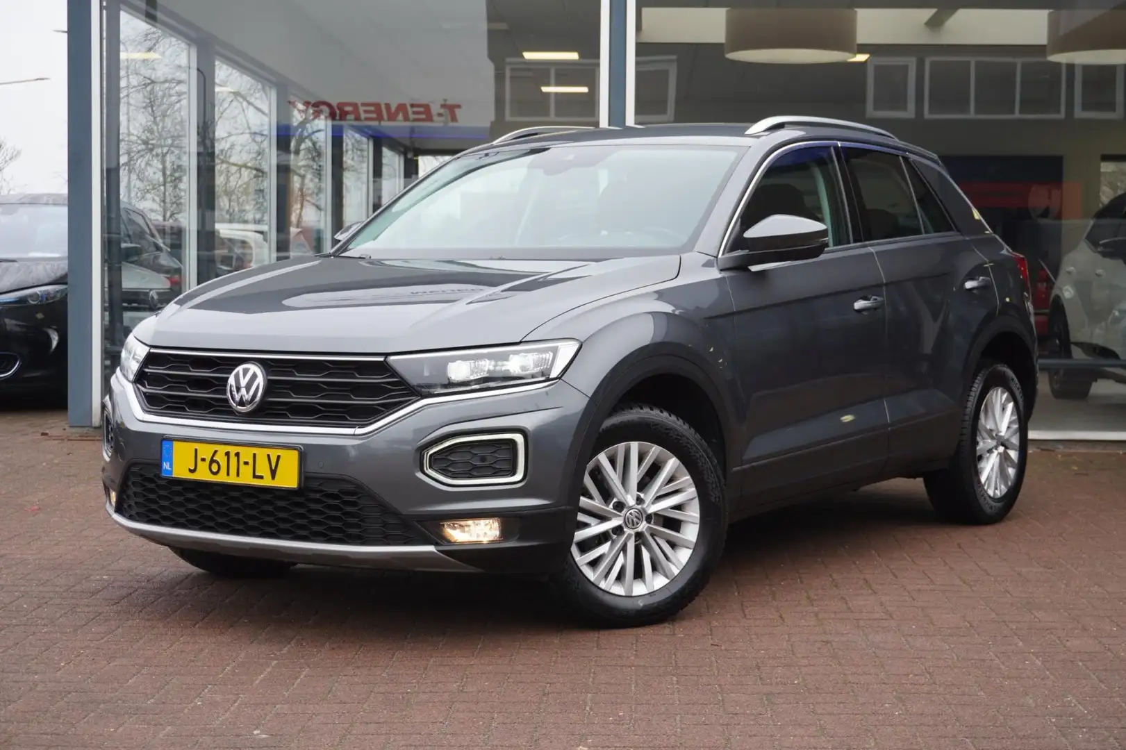 Volkswagen T-Roc 1.5 TSI Sport Automaat | Airco | Elek. pakket | Vo Gris - 1