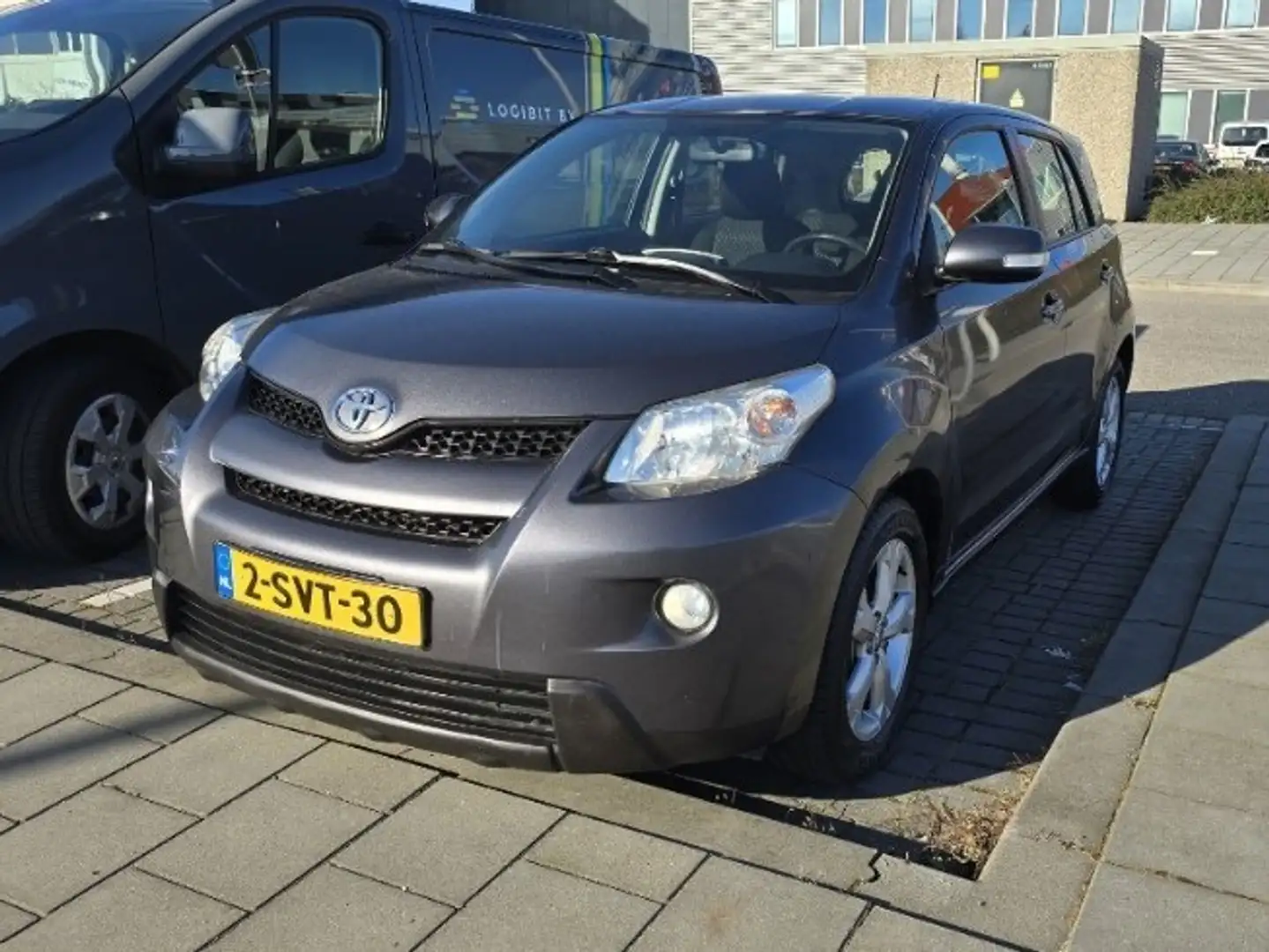 Toyota Urban Cruiser 1.3 VVT-i Dynamic Gri - 1
