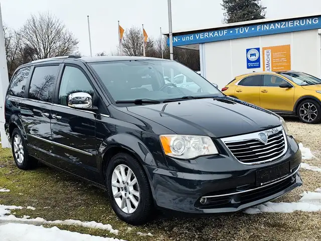 Lancia Voyager 2,8 CRDI Platinum Automatik 7 Sitzer