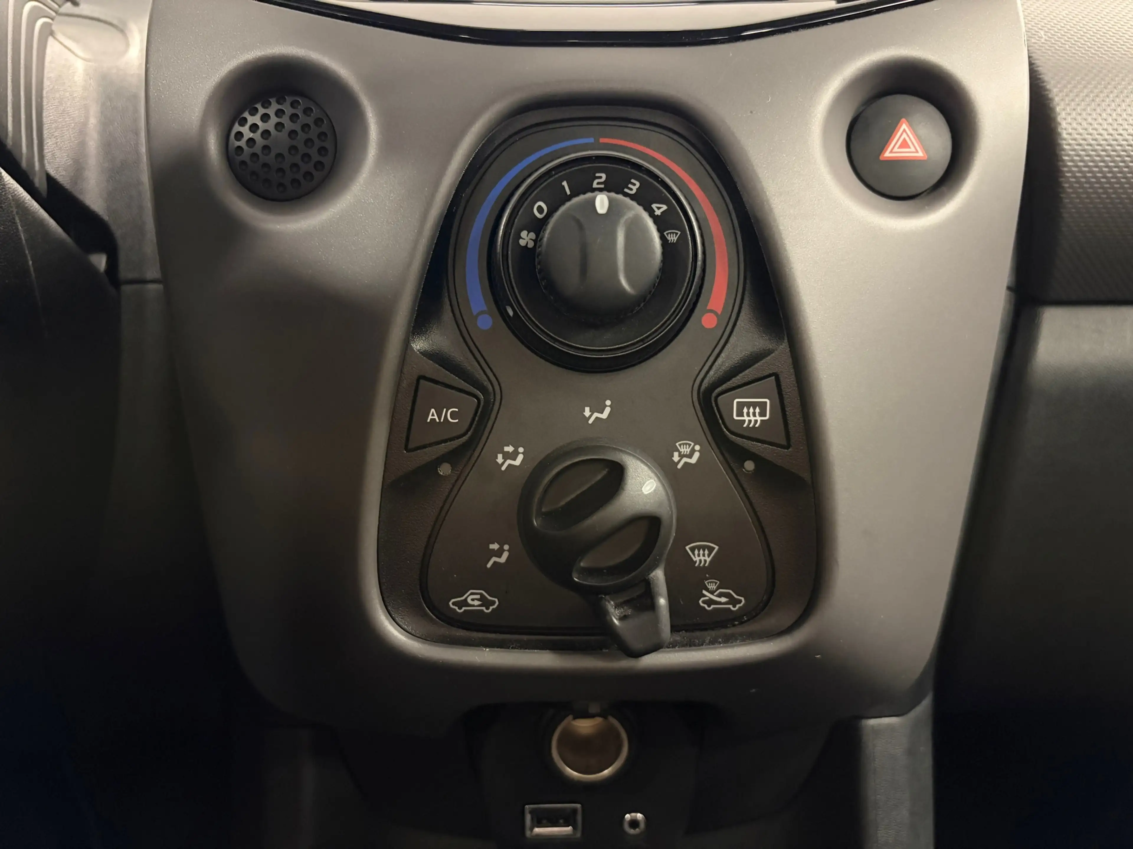 Peugeot 108 1.0 e-VTi Active*NAP*Camera*Carplay*Airco*Elektr.R — photo 24