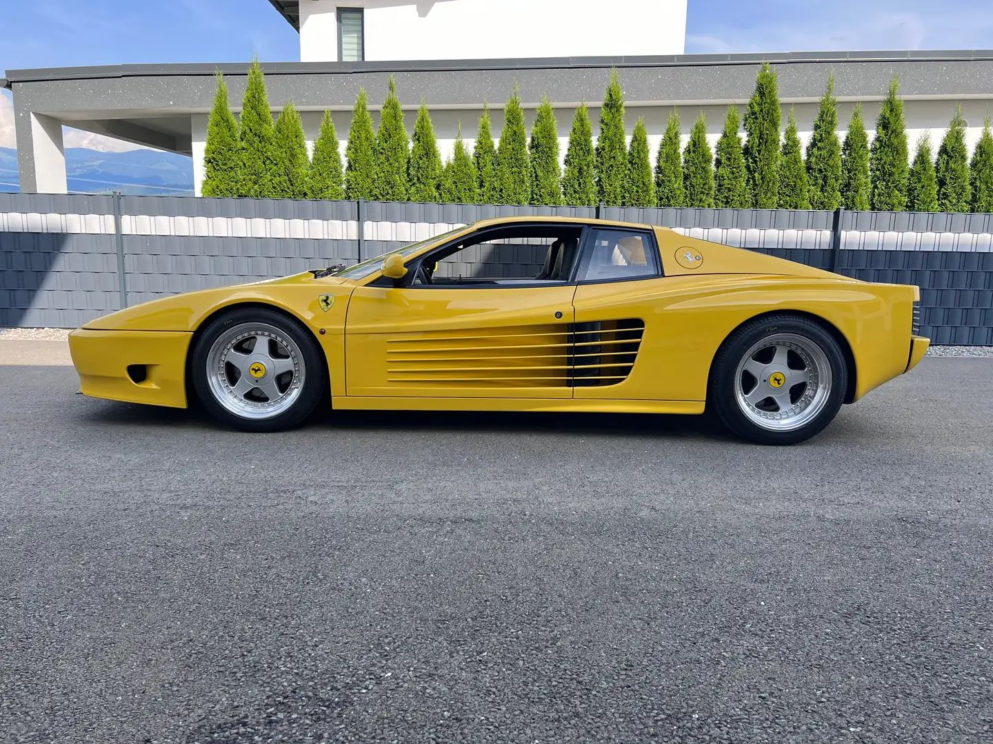Ferrari Testarossa Testarossa Желтый - 1