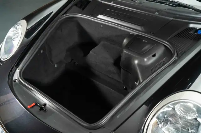 Porsche 911 view 12