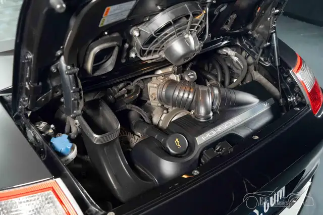 Porsche 911 view 9