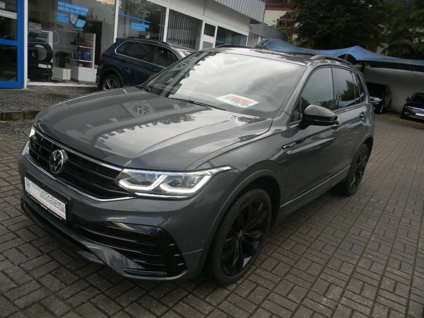 Volkswagen Tiguan R-Line 4M. BLACK STYLE 2,0 TDI DSG AHK PA Grau - 2