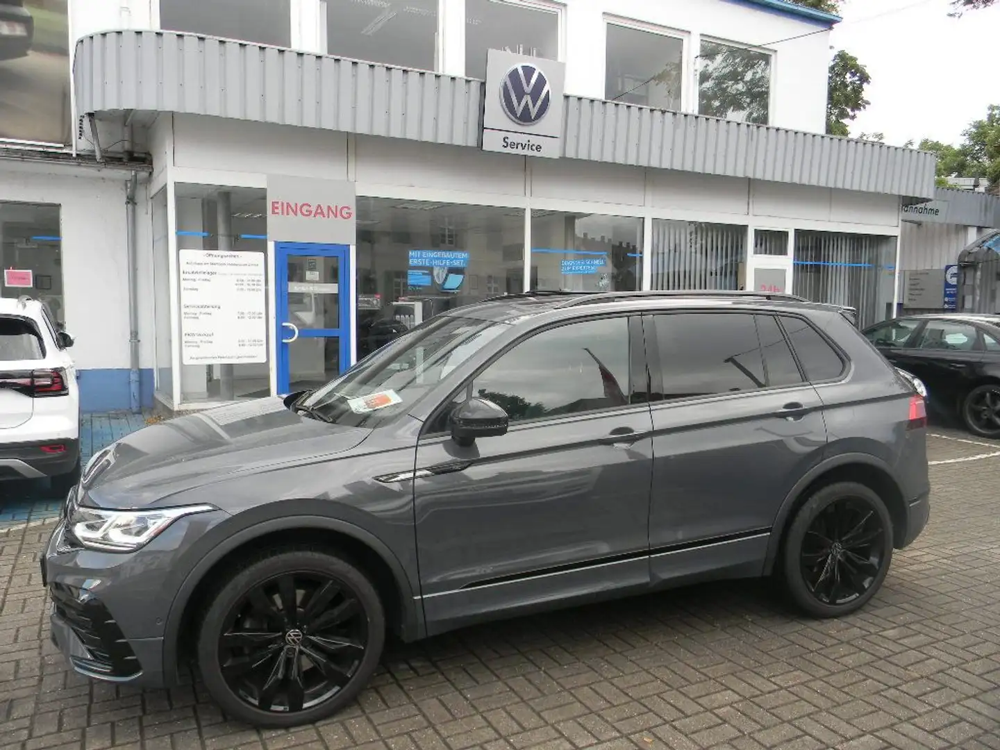 Volkswagen Tiguan R-Line 4M. BLACK STYLE 2,0 TDI DSG AHK PA Grau - 1