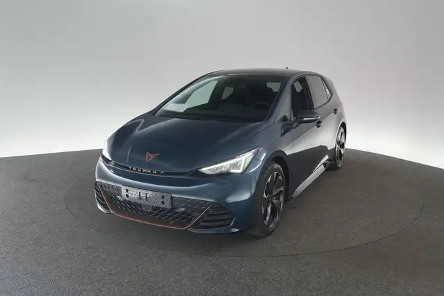 SEAT Born 150kW LED ACC 360° Kamera