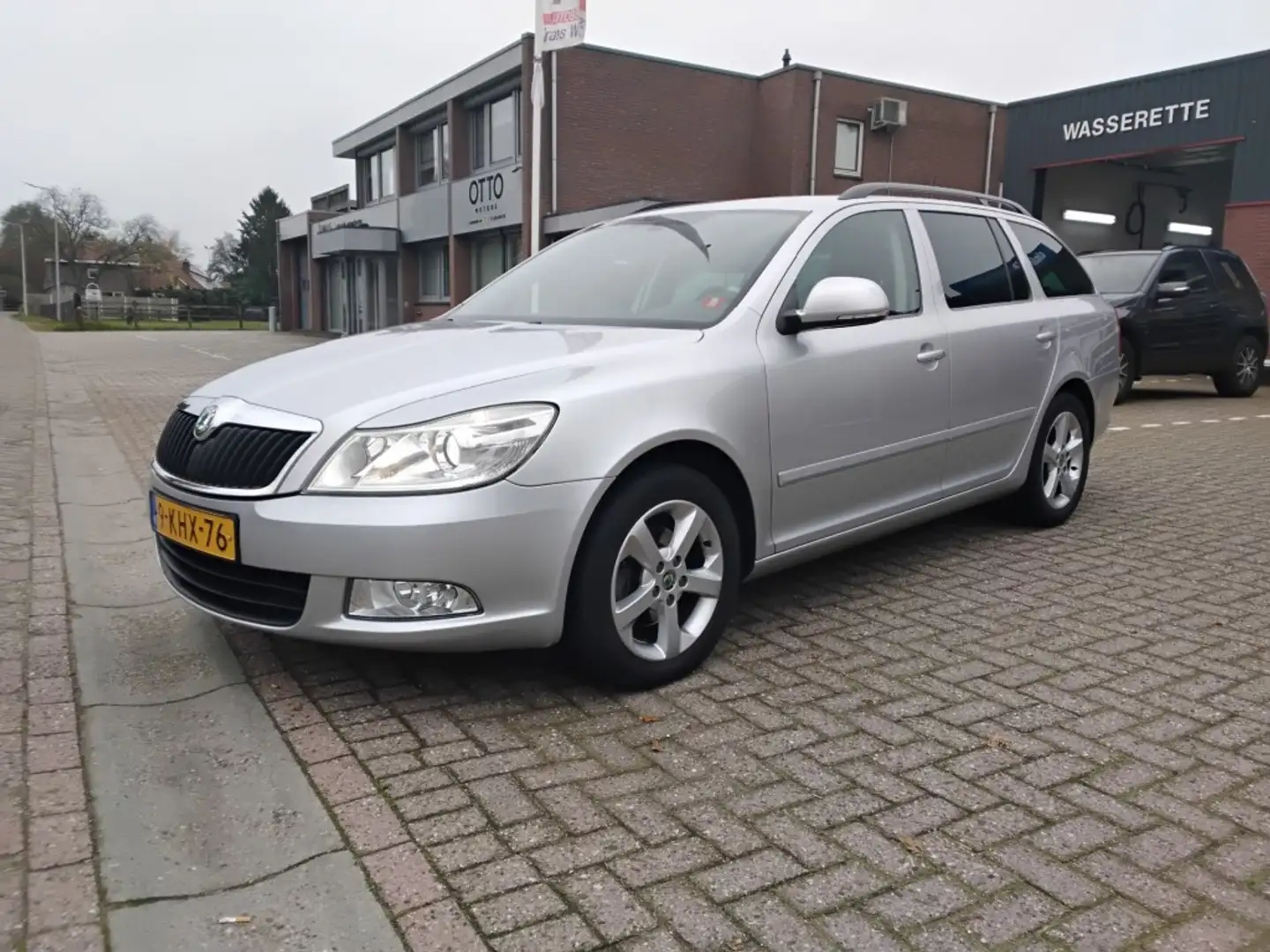 Skoda Octavia 1.2 TSI ARCTIC / NAVI / PDC Gris - 1