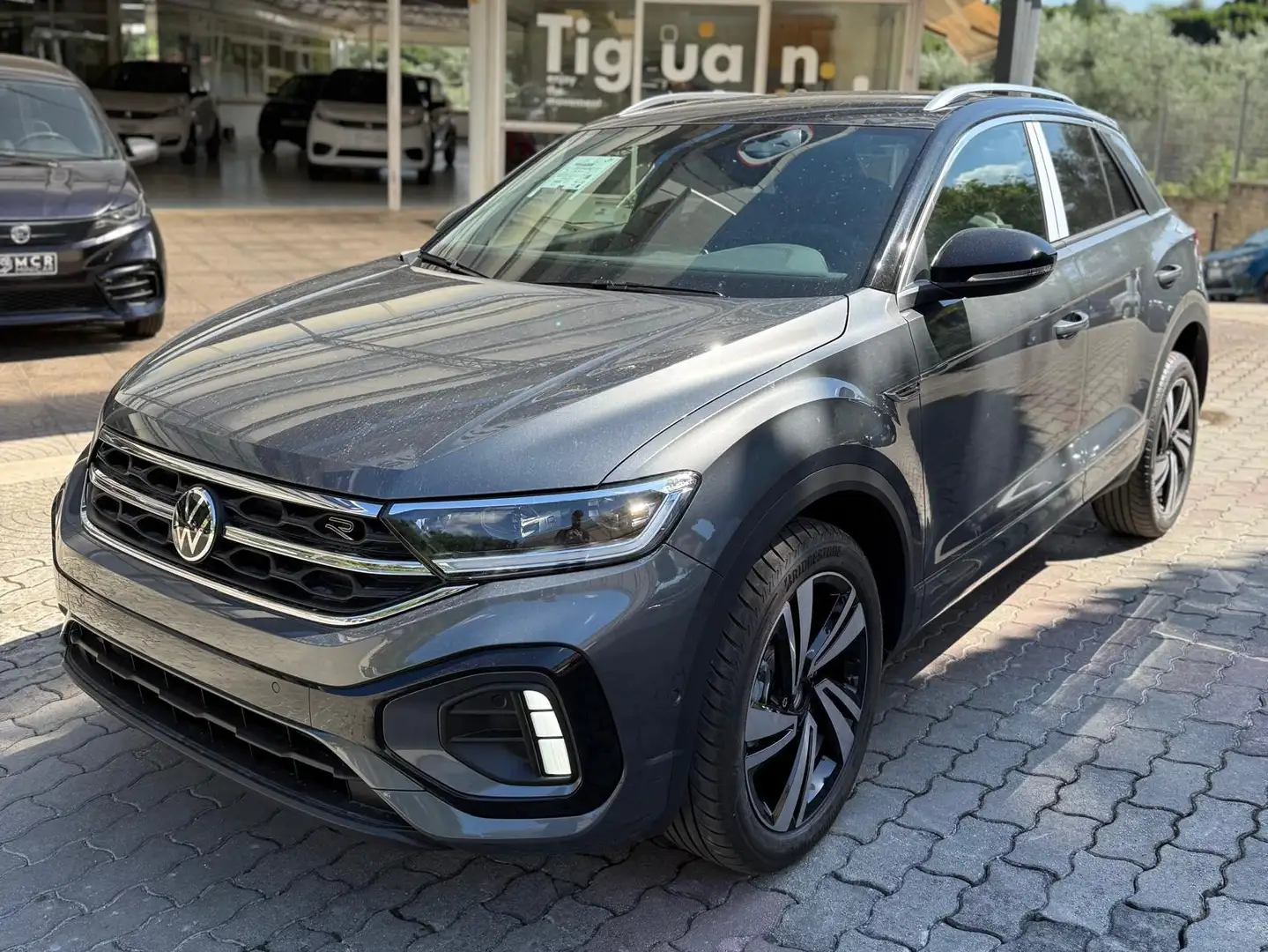 Volkswagen T-Roc T-Roc 2.0 tdi R-Line Plus 115cv Gris - 1