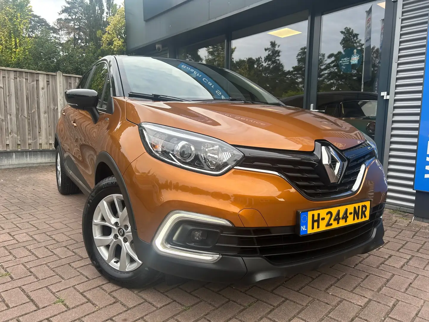 Renault Captur 0.9 TCe Limited Navi, Airco ECC, PDC Oranje - 2
