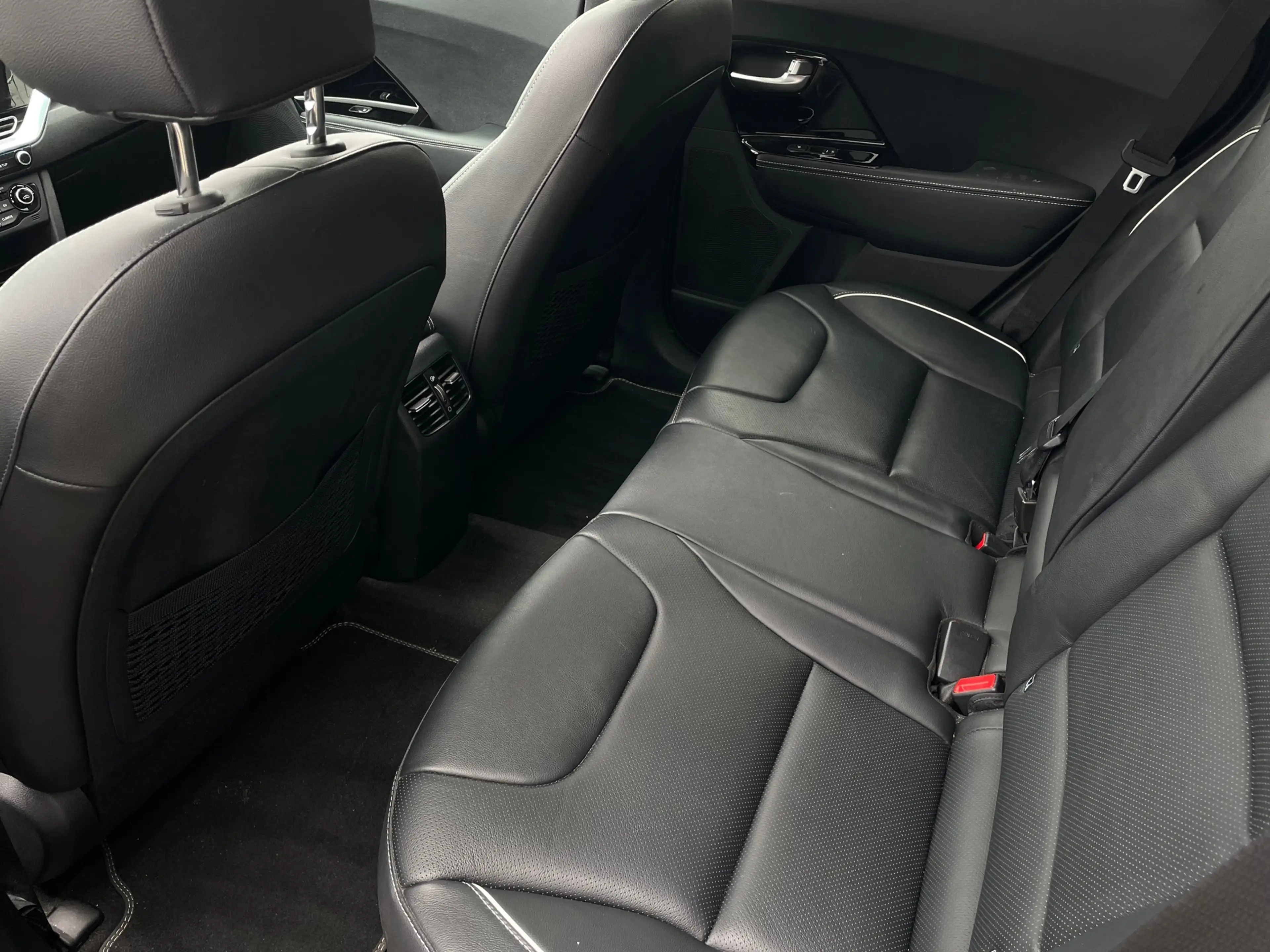 Kia e-Niro Executiveline 64kWh 100%SOH FASE 3 ORG NL|PANO|MEM — photo 10
