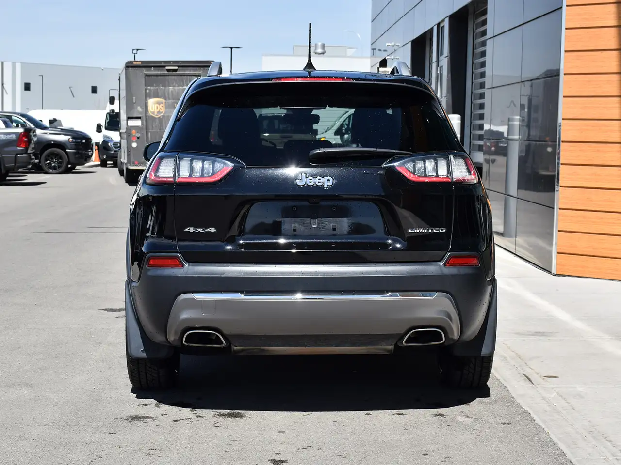 Jeep Cherokee снимка Jeep Cherokee