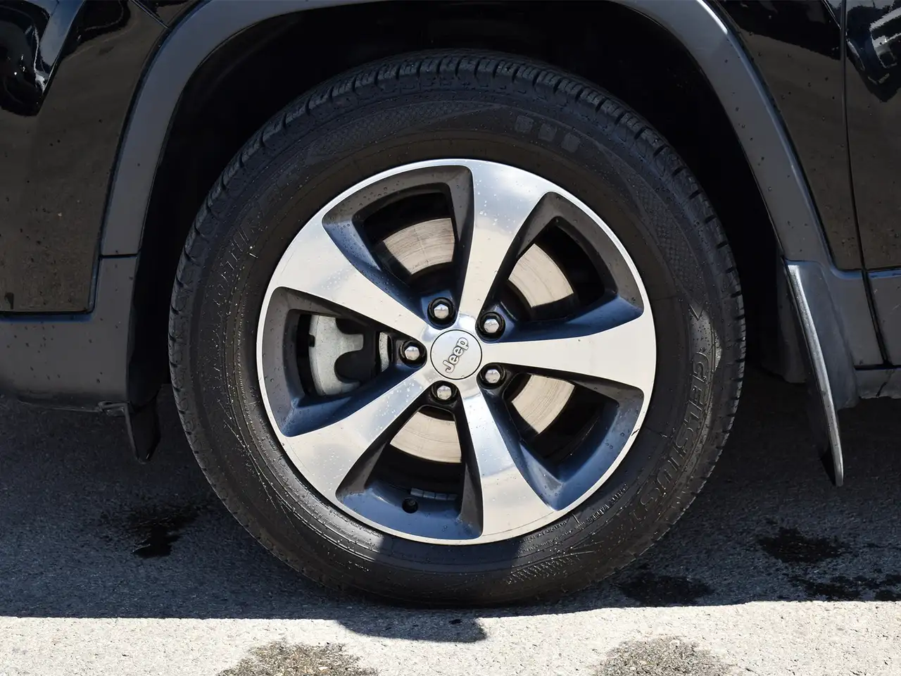 Jeep Cherokee снимка Jeep Cherokee