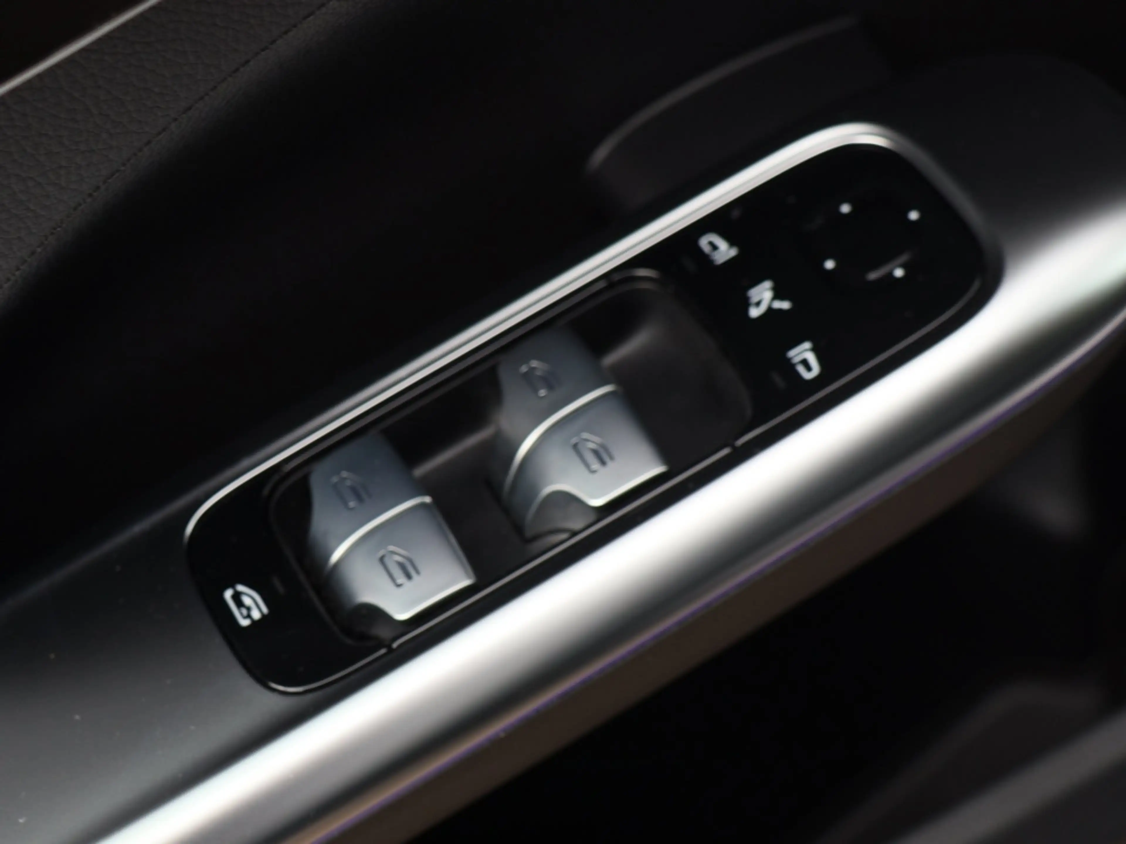 Mercedes-Benz C 180 AMG-Sport/Pano/AHK/360/Night/Memo/Distr — photo 15