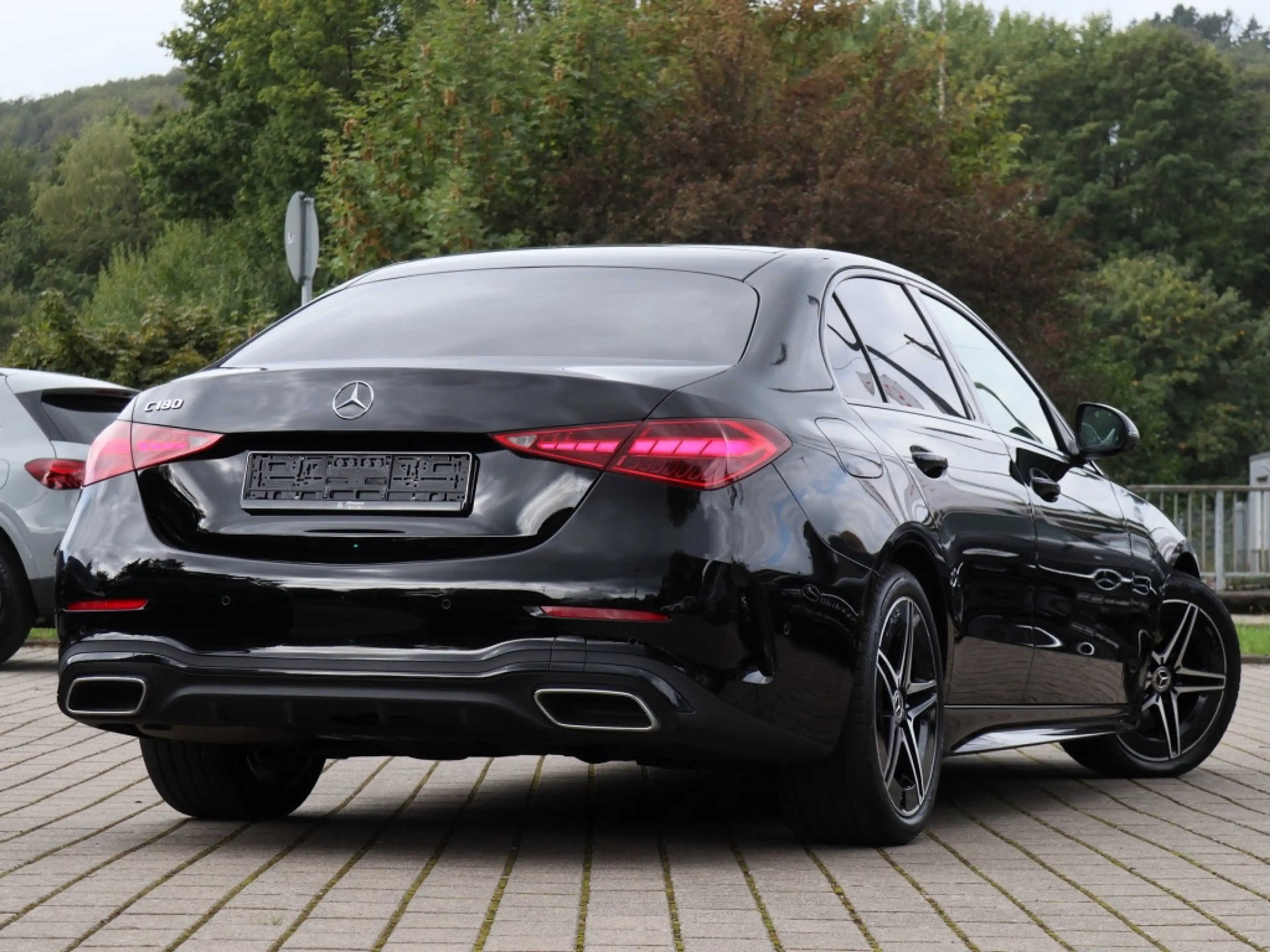 Mercedes-Benz C 180 AMG-Sport/Pano/AHK/360/Night/Memo/Distr — photo 3