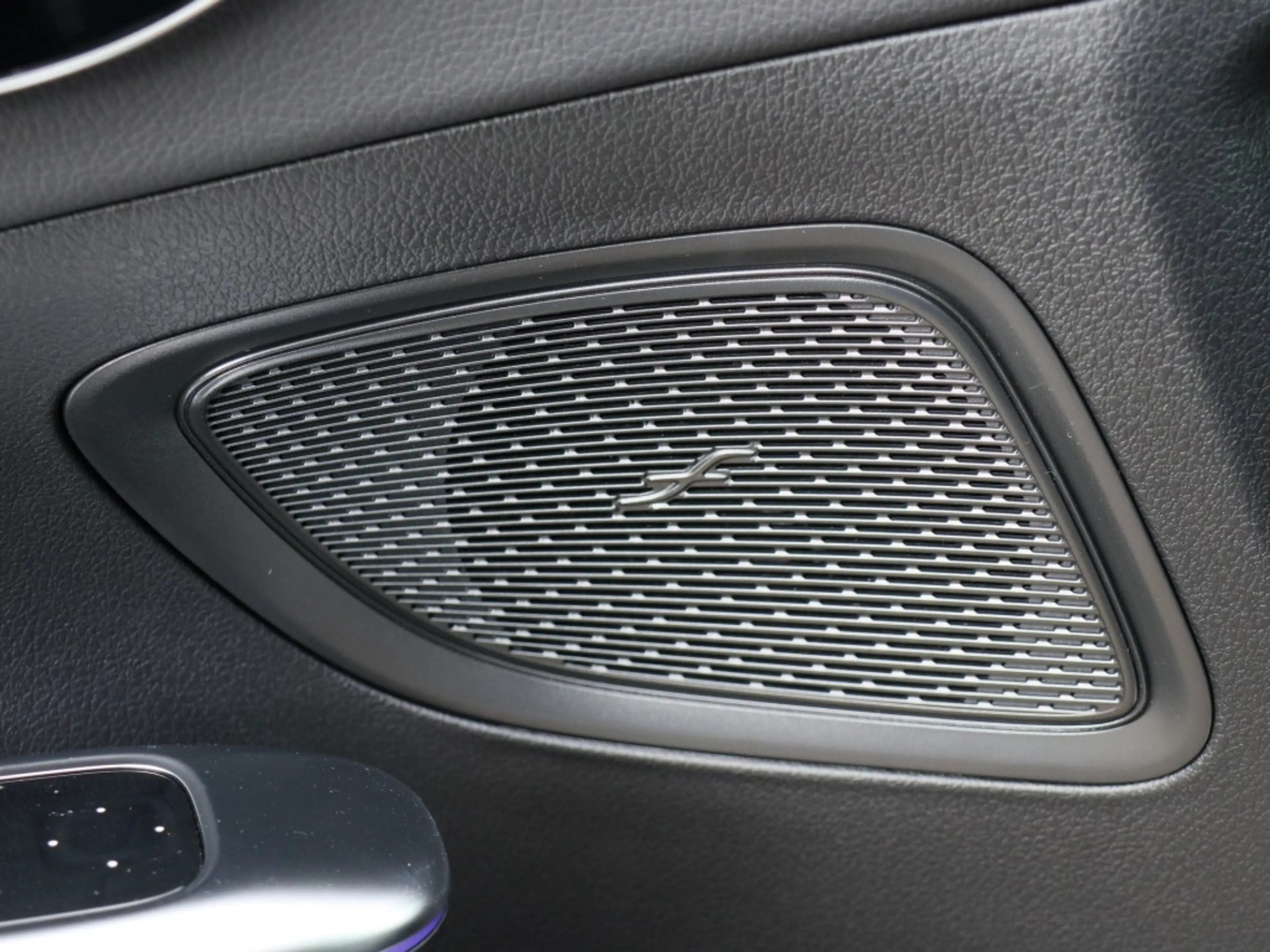 Mercedes-Benz C 180 AMG-Sport/Pano/AHK/360/Night/Memo/Distr — photo 13