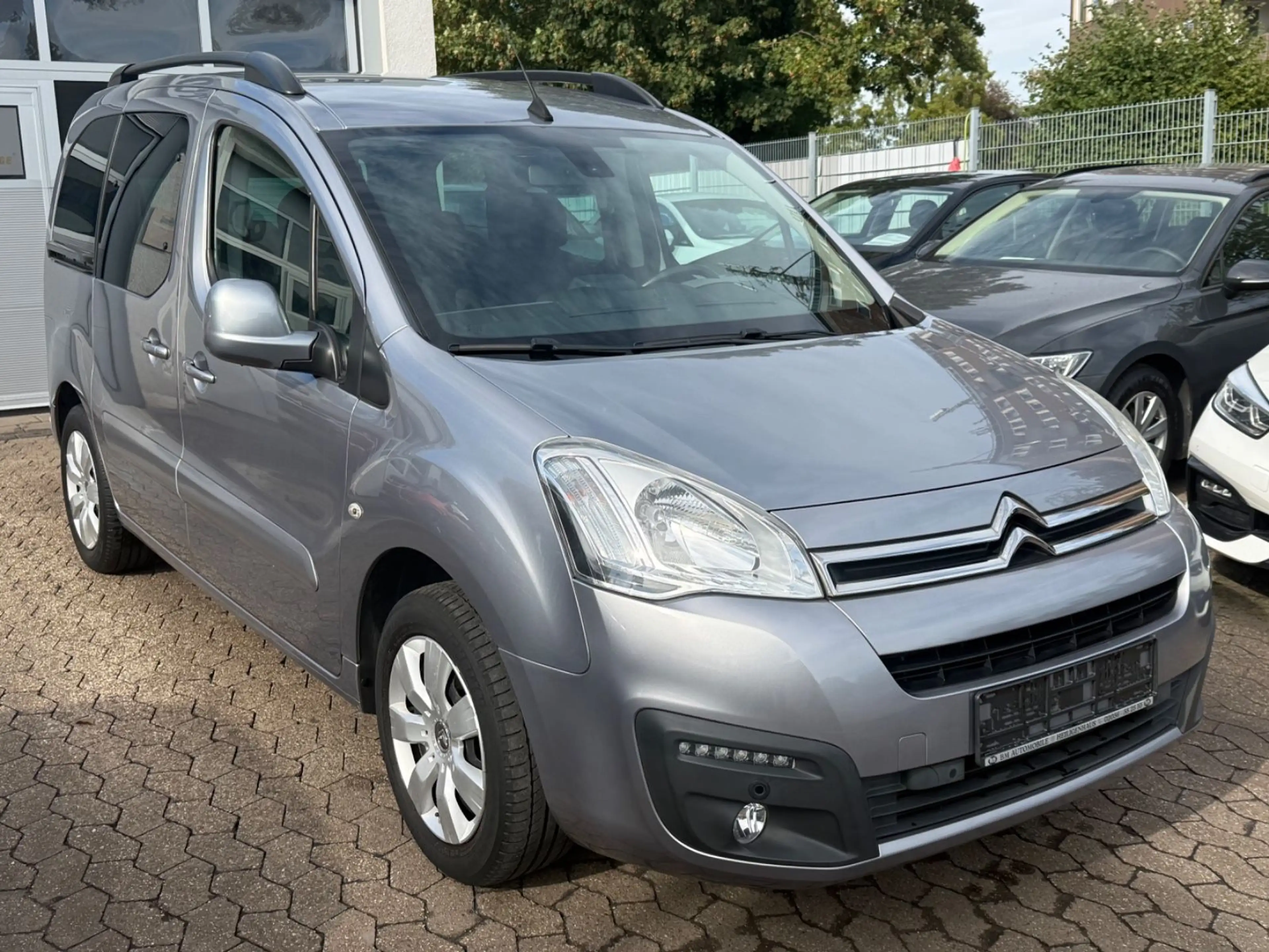 Citroen Berlingo Multi.Shine*Erst37.000Km*Navi*PDC*TOP — photo 3