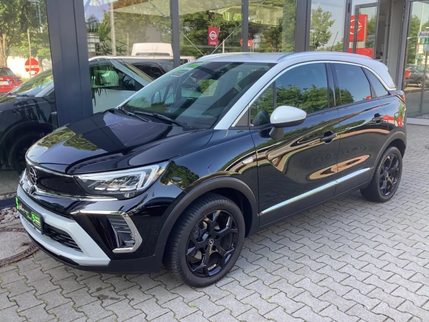 Opel Crossland AT8 Ultimate HeadUp/Alcantara/Navi/KAM Zwart - 2