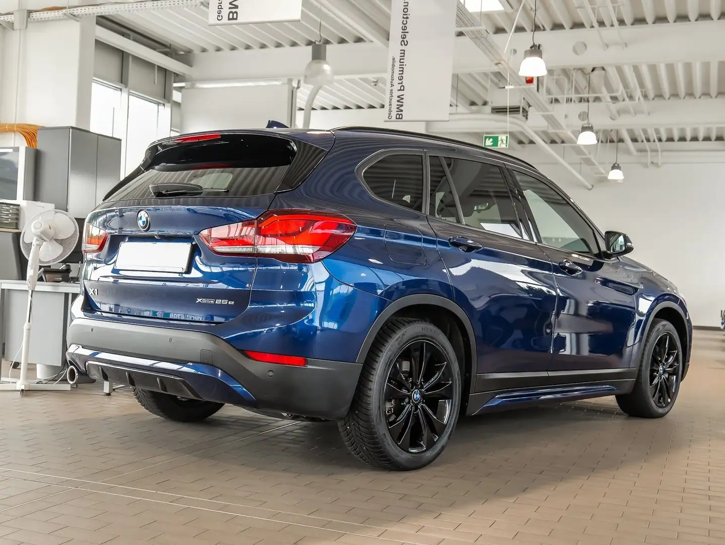 BMW X1 xDrive25e SportLine Navi HeadUp Kamera Pano Blu/Azzurro - 2