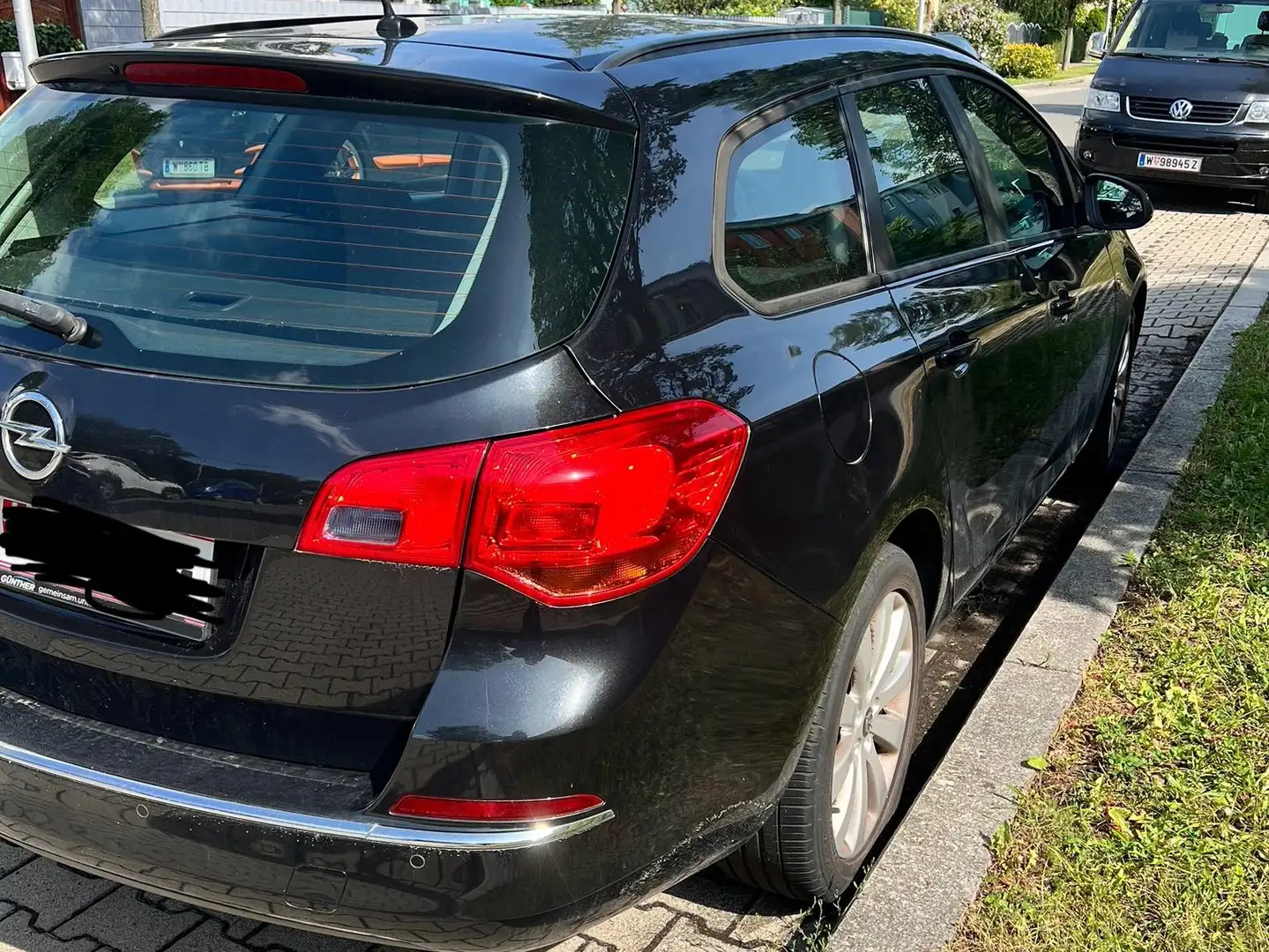 Opel Astra Astra J Sports Tourer Schwarz - 2