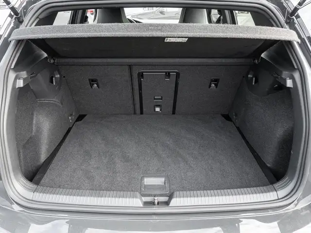 Volkswagen Golf view 16