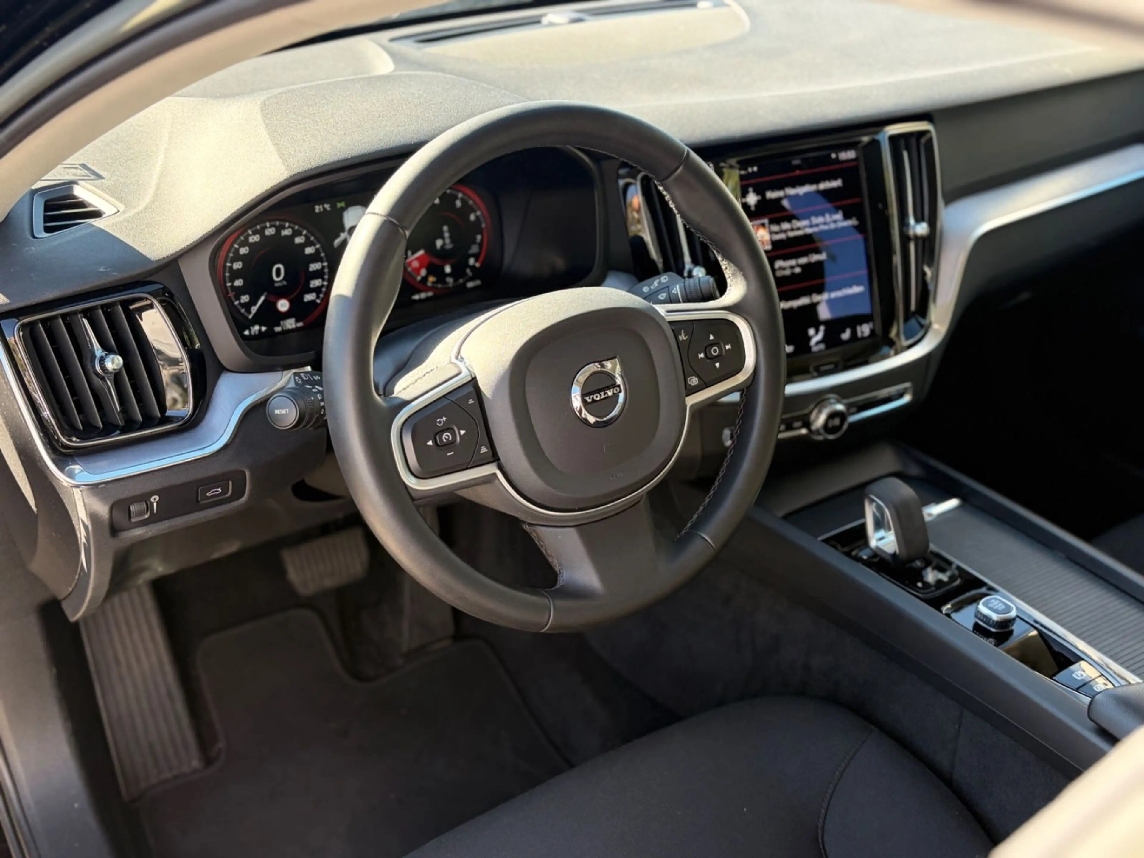 Volvo V60 B4 Kombi Core |Pilot-Assyst |Keyless |11tkm! — photo 8