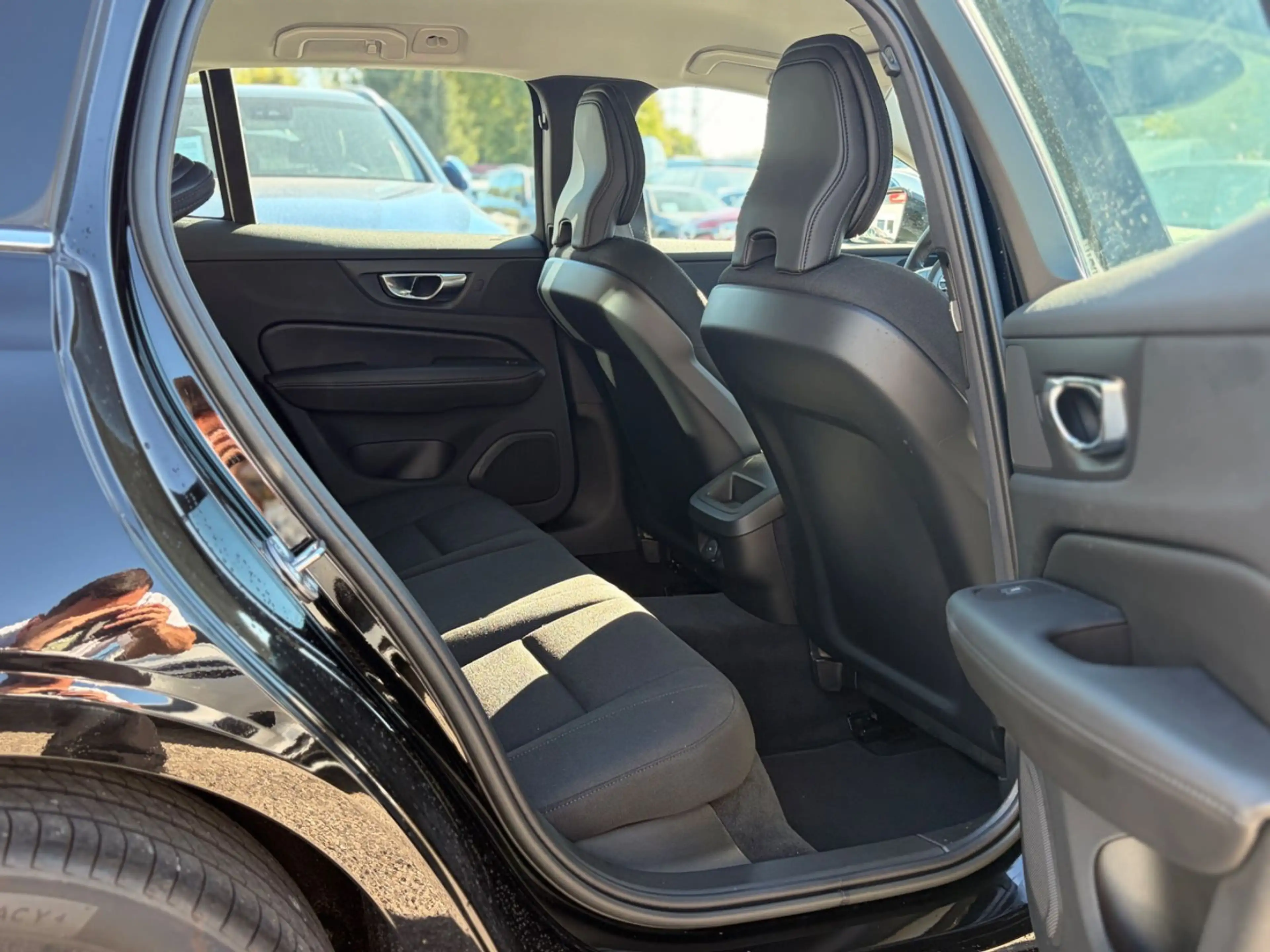 Volvo V60 B4 Kombi Core |Pilot-Assyst |Keyless |11tkm! — photo 9