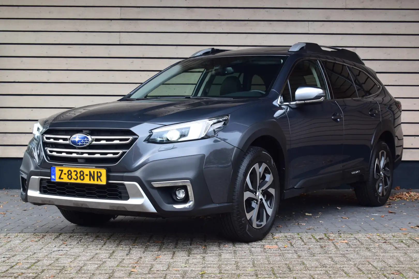 Subaru OUTBACK 2.5i Premium AWD - Afneembare trekhaak Grijs - 2