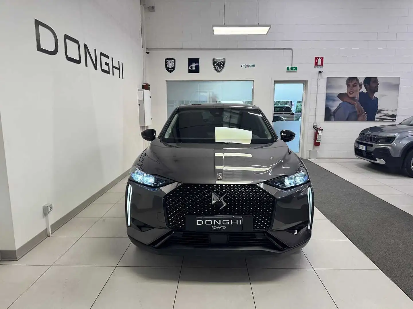 DS Automobiles DS 3 Opera 130cv EAT8 BlueHDi AZIENDALE! Grau - 2