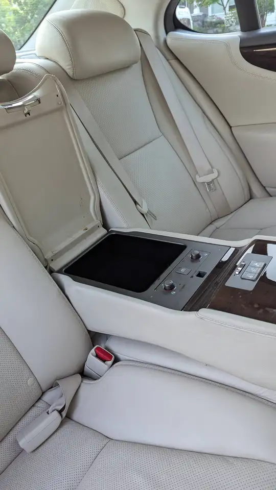 Lexus LS photo Lexus LS