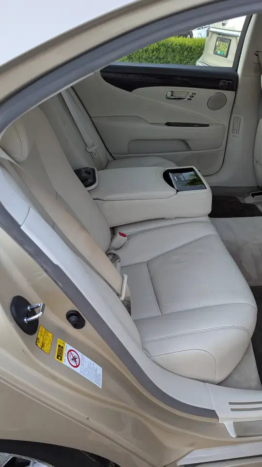 Lexus LS photo Lexus LS