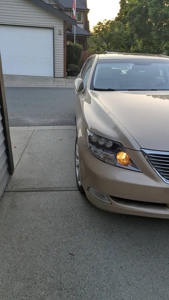 Lexus LS photo Lexus LS