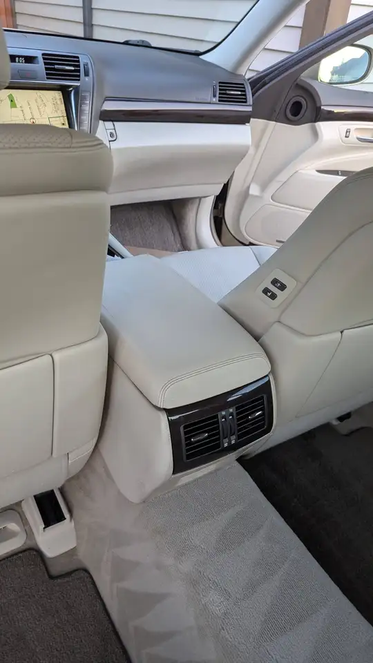 Lexus LS photo Lexus LS