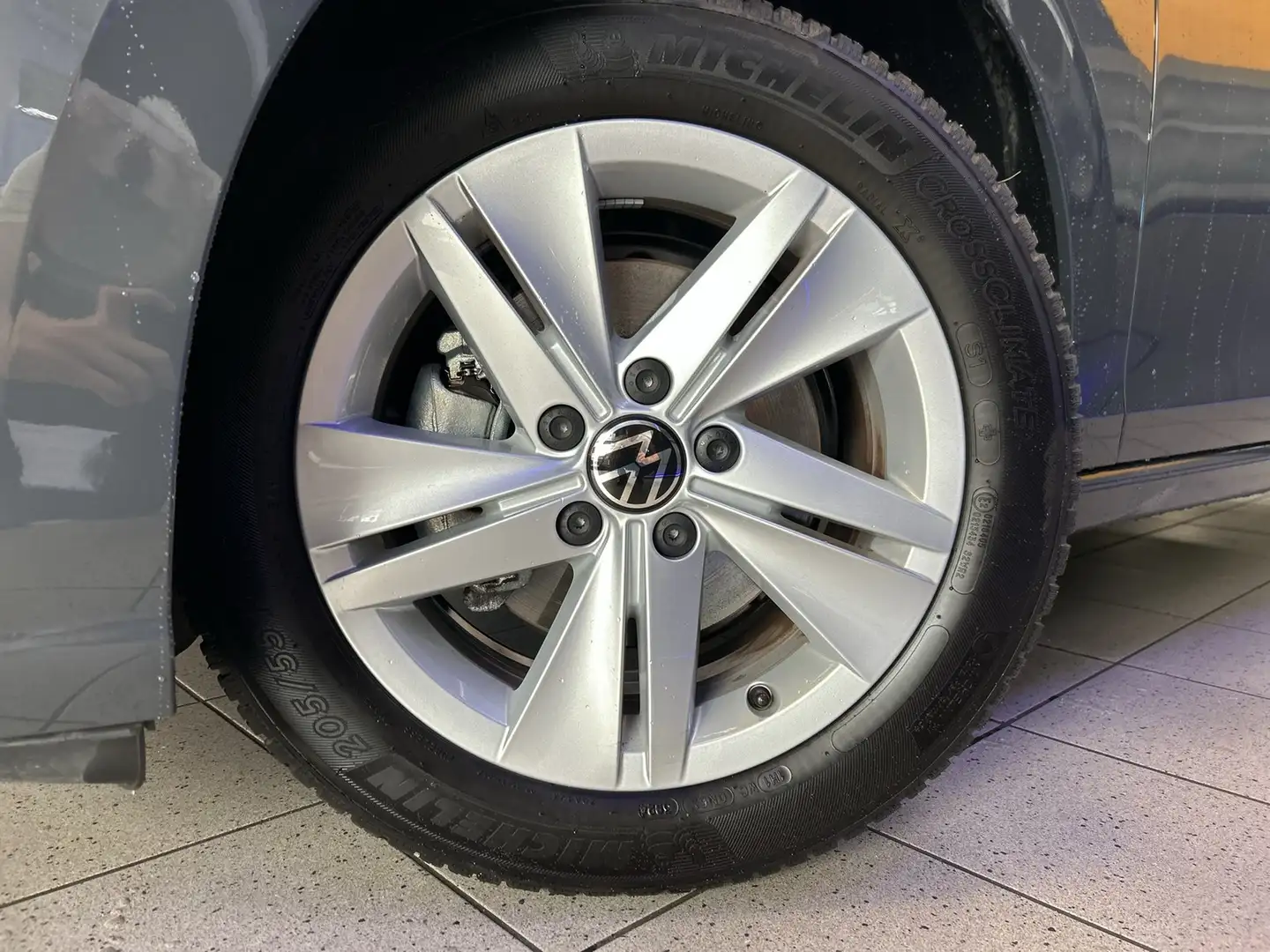 Volkswagen Golf Life 1.5 eTSI DSG 1,99%+LED+HUD+NAVI+SITZHZG+ACC Grau - 2