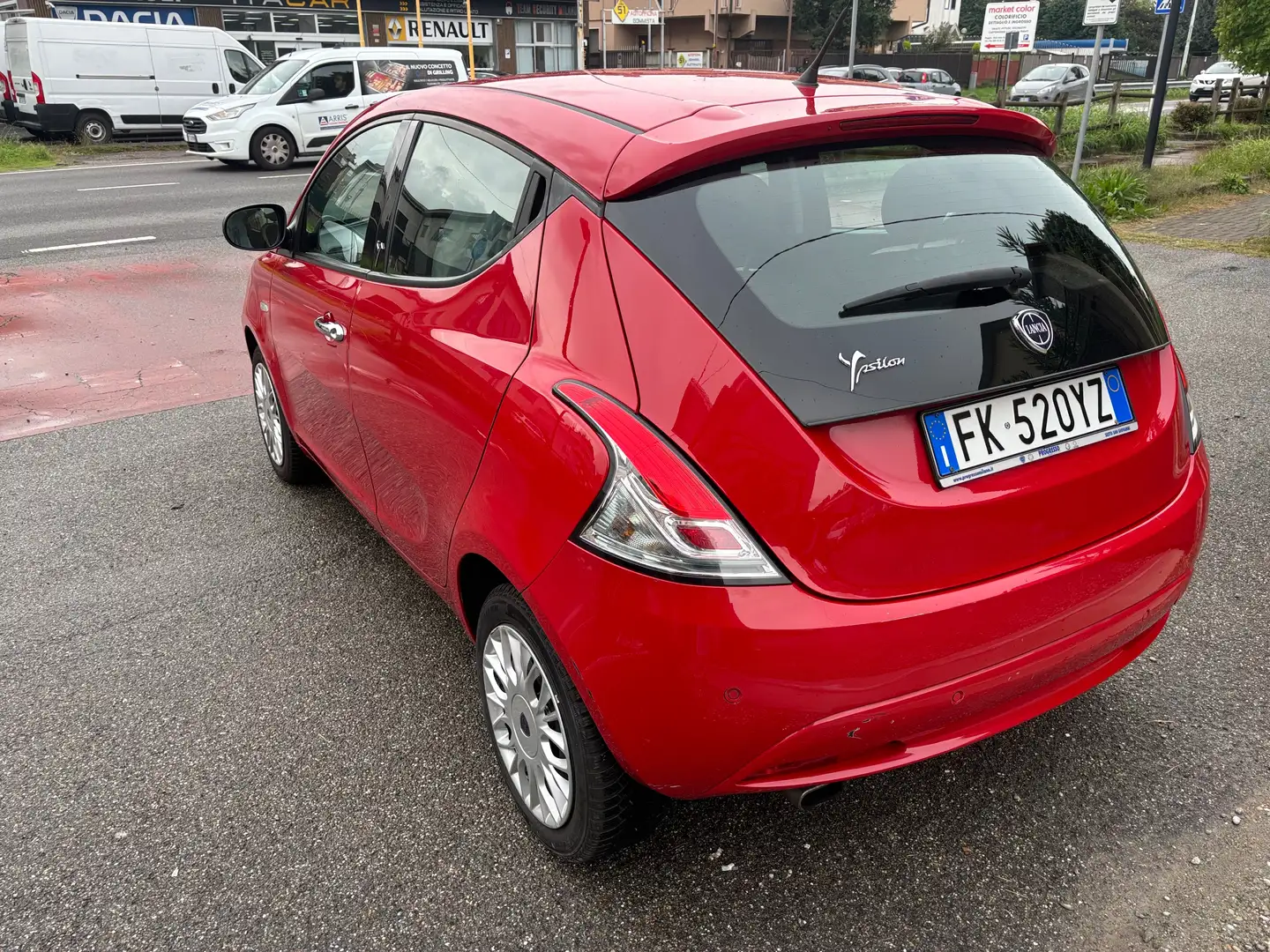 Lancia Ypsilon 1.2 benzina Rosso - 2
