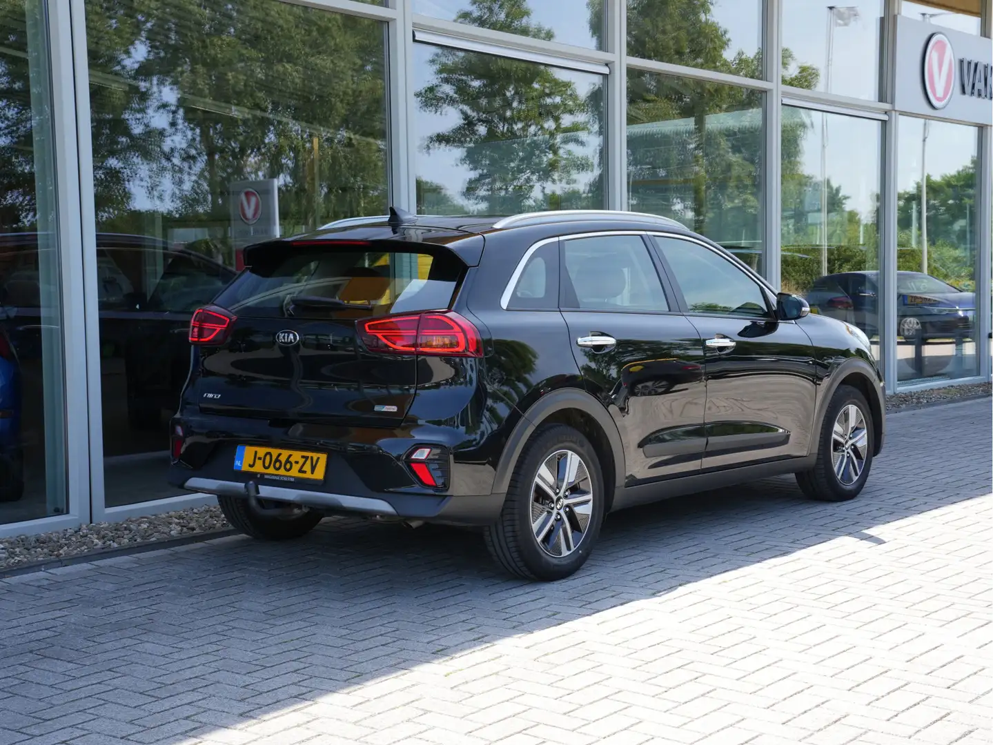 Kia Niro 1.6 GDi Hybrid DynamicLine | Navigatie | DAB | Tre Nero - 2