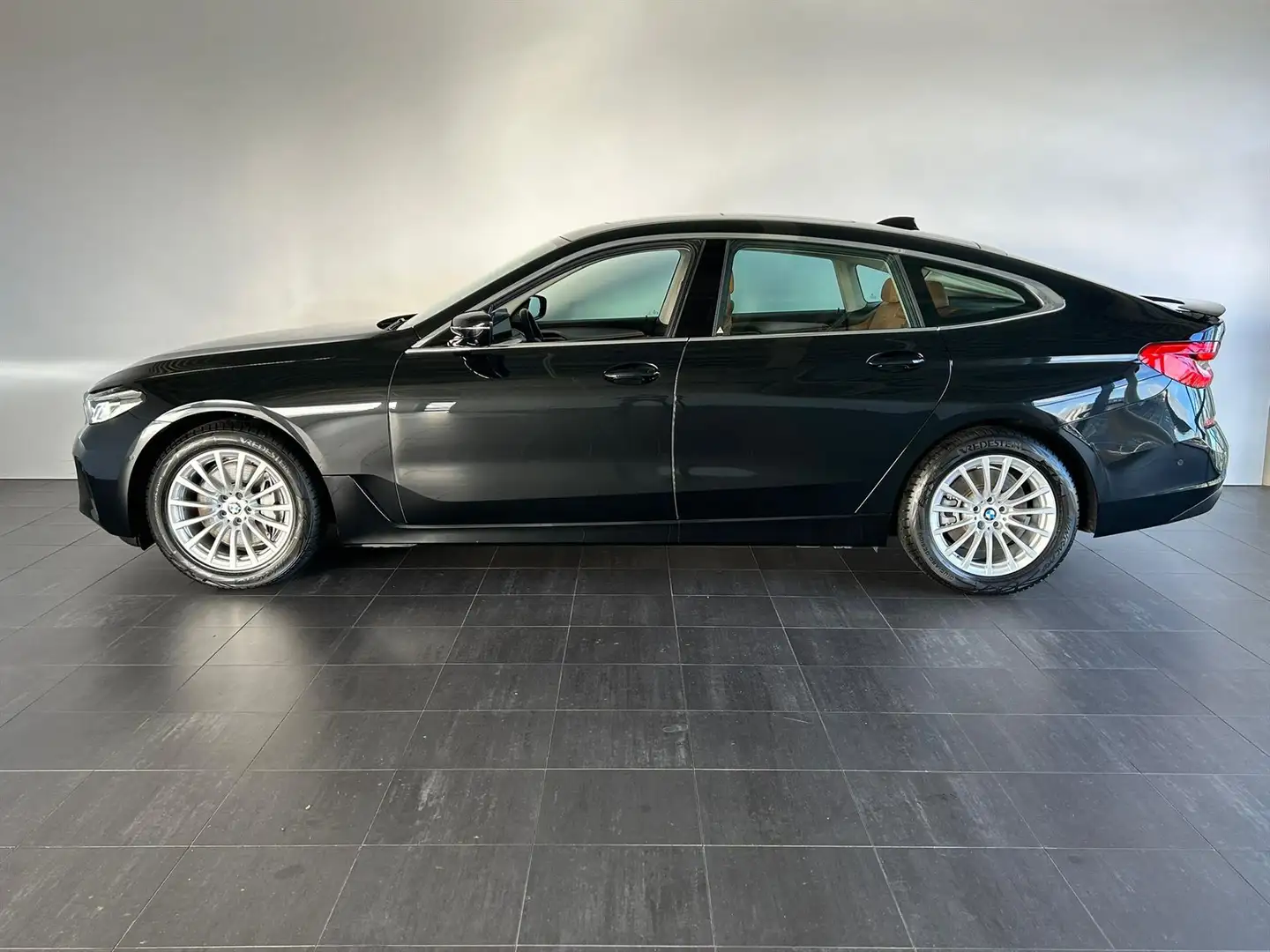 BMW 630 6-Serie Gt (g32) 630i High Executive Automaat 258p Nero - 2