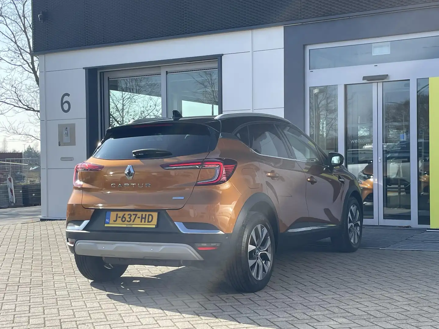 Renault Captur 1.6 E-Tech Plug-in Hybrid 160 Intens | 360 graden Oranje - 2