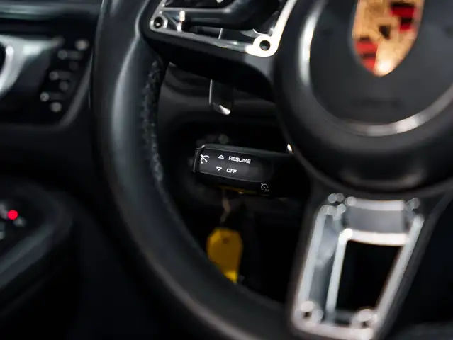 Porsche Macan view 9