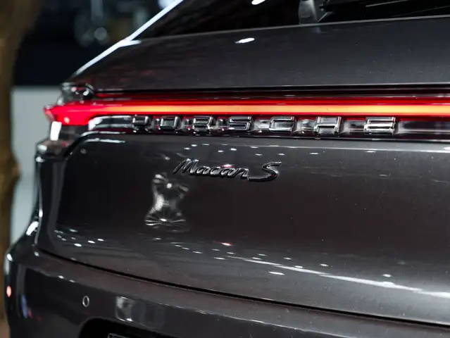 Porsche Macan view 6