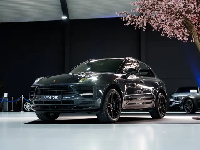 Porsche Macan view 2